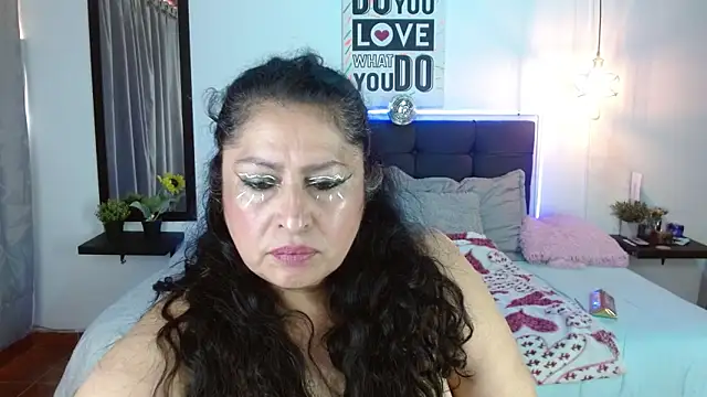 Keyla01_: απευθείας συνομιλία ΧΧΧ