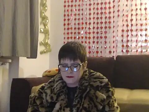 SneakyMiky Adlı Modelin Canlı XXX Sohbeti