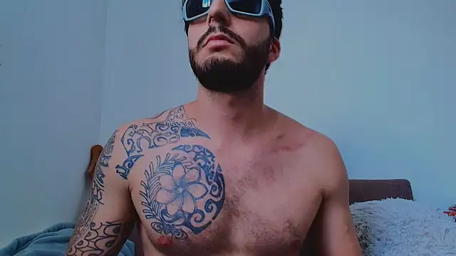 XXX chat uživo modela thomas_gun