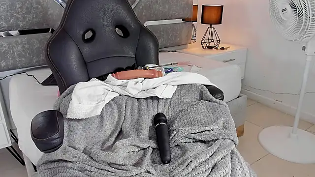 دردشة Slut_Milf_ الجنسية المباشرة