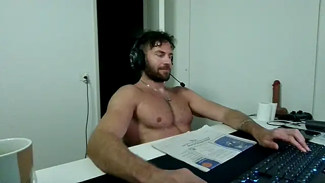 alpha-hunk 现场XXX聊天