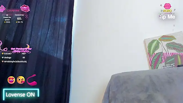 Chat +18 de FoxxTattoo ao vivo