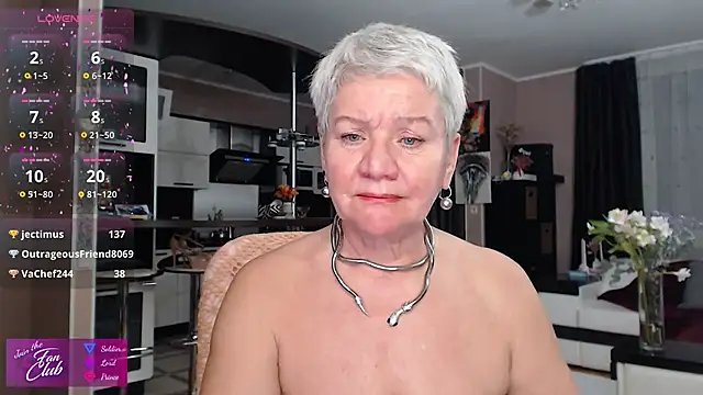 Chat +18 de roxana_brooks ao vivo