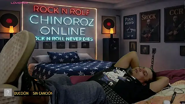 Pokazy przed kamerką – chino_roz