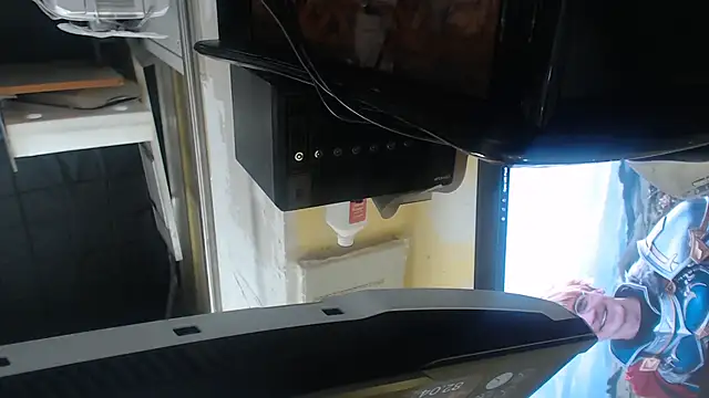 Lacht_Liden: διαδικτυακό σόου στην κάμερα