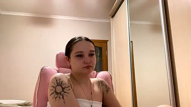 TrulaPhay's Live XXX Chat