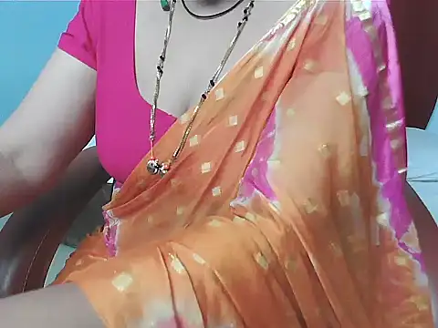 sunitha-3's Live XXX Chat