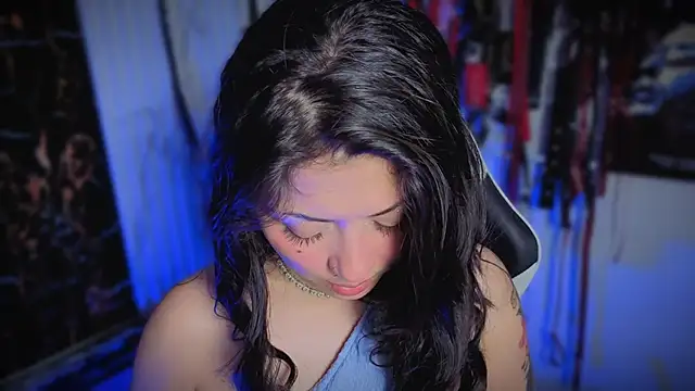 Guxplo_ Chat XXX live