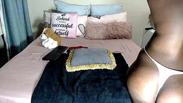 Chatroom XXX en direct de FitSelina66