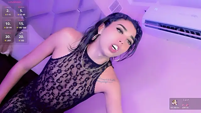 Daniiela_Ember Adlı Modelin Canlı XXX Sohbeti