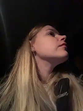 HarrietDart live XXX chat