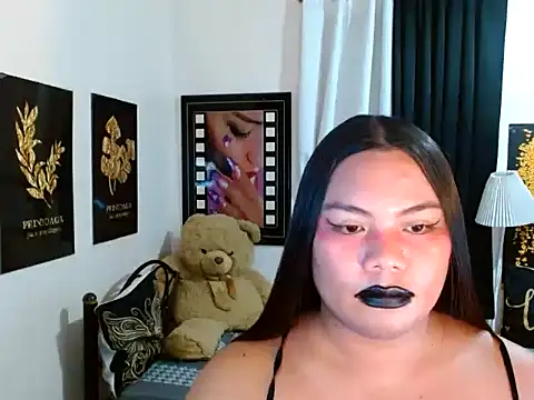 TSbrianaHugeCock Show in webcam