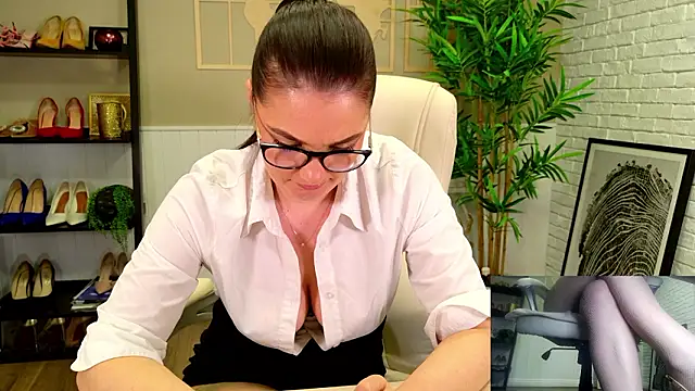 SelineSole Adlı Modelin Canlı XXX Sohbeti