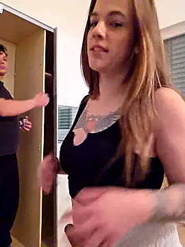 Luna_Lynn: διαδικτυακό σόου στην κάμερα