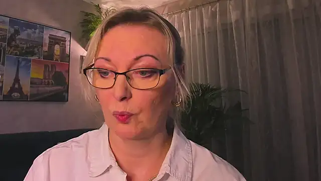 vanessa_chat's Webcam Show