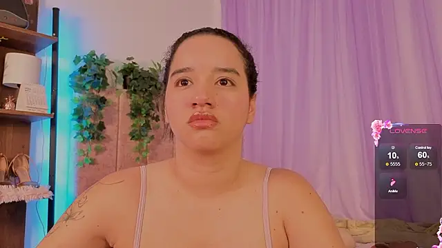 Chatroom XXX en direct de emilyrouxe