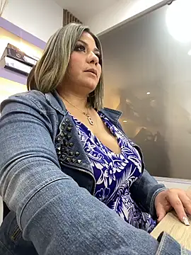 isabella_horney_'s Live XXX Chat