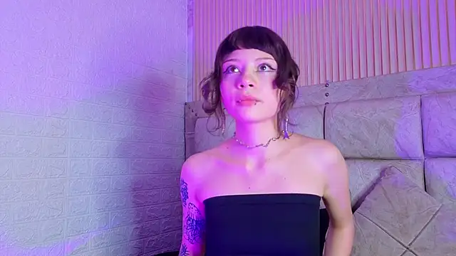 AnyaDobe1's Live XXX Chat