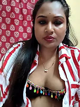 Pokazy przed kamerką – Lovelyindian87
