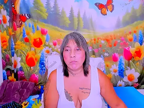 indianroxy's Live XXX Chat