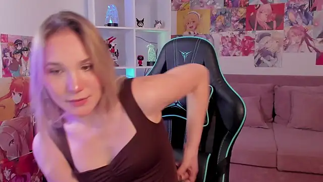 ElaraVoltage: онлайн-секс-чат