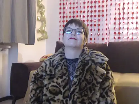 SneakyMiky: онлайн-секс-чат