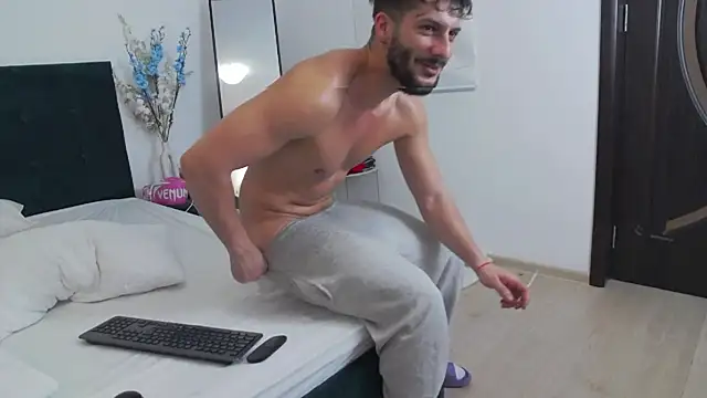 I_amAlessandro: онлайн-секс-чат