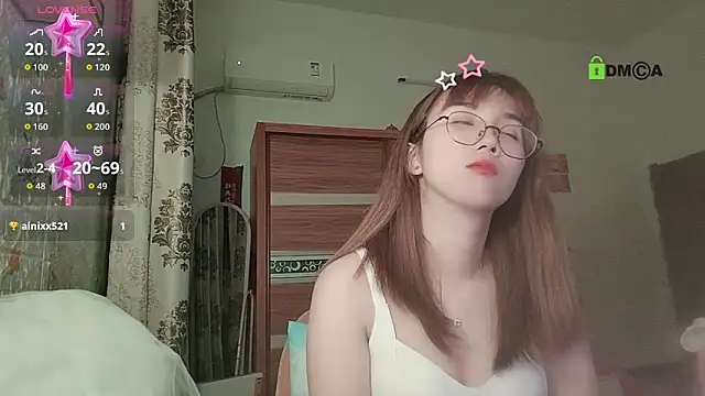 Czat XXX na żywo – Lili_666