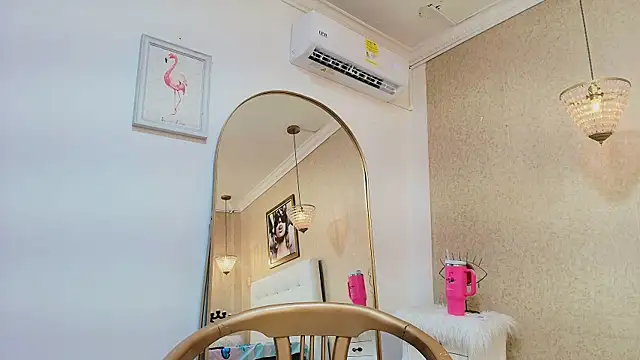 Miladiosa Adlı Modelin Canlı XXX Sohbeti