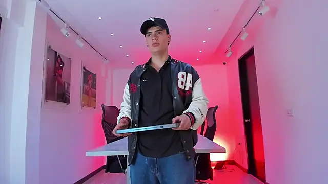 BenitoSaenz 라이브 XXX 채팅