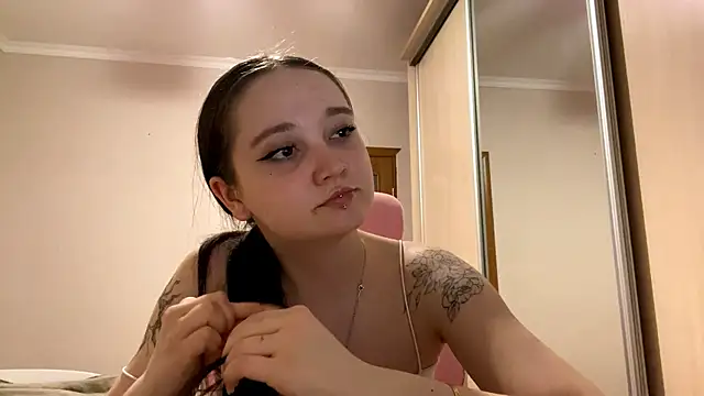 XXX chat uživo modela TrulaPhay