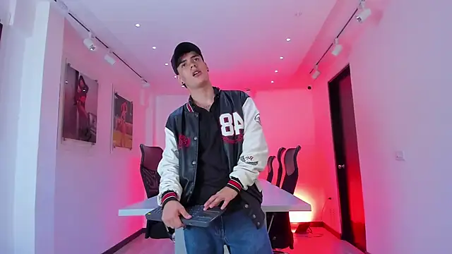 Czat XXX na żywo – BenitoSaenz