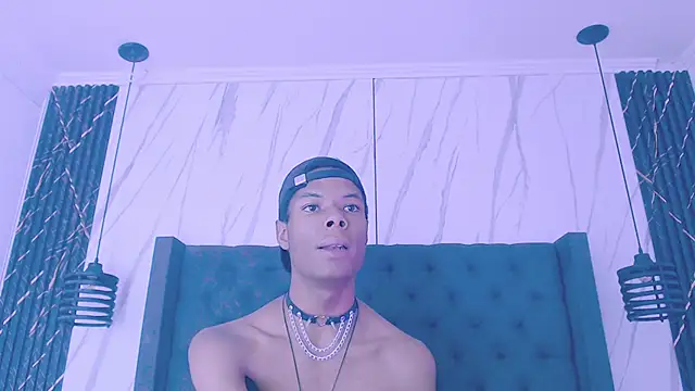 Czat XXX na żywo – Santiago_Ortiz_