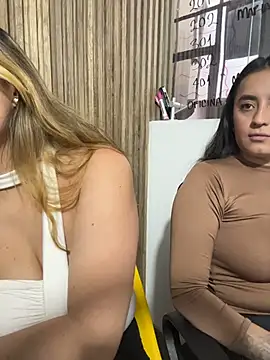 Antonella_Julieta élő XXX-chatje