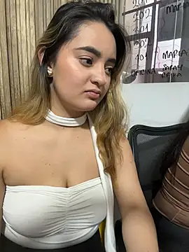 Antonella_Julieta Adlı Modelin Canlı XXX Sohbeti