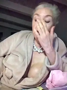 divinaeroticaのライブXXXチャット