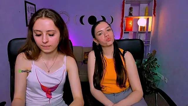 rebecca_smile Chat XXX in diretta