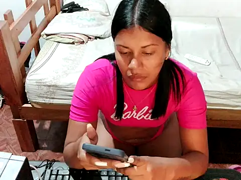 Luna__23のライブXXXチャット