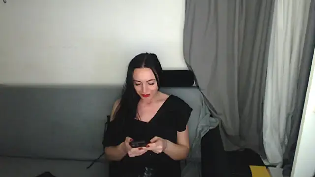 CloveLove Adlı Modelin Canlı XXX Sohbeti