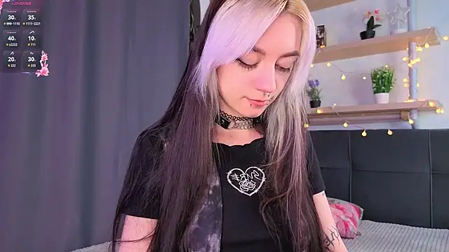 Chat +18 de TristaRoht ao vivo