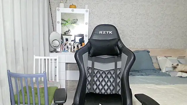 Chat +18 de Owly_NZ ao vivo