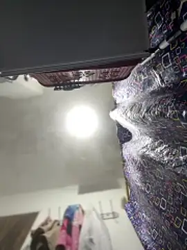 Mila_Morgan élő XXX-chatje