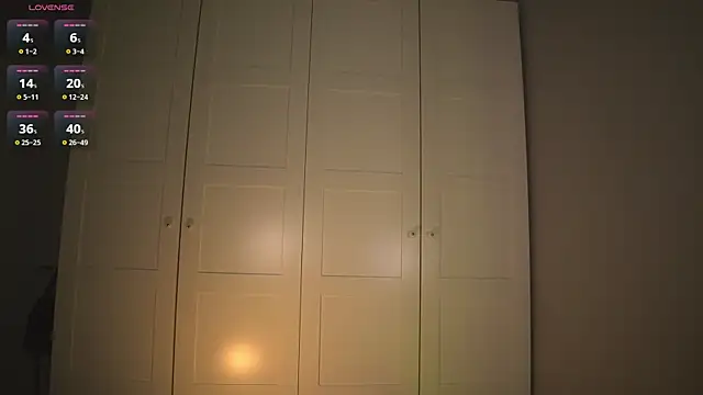 -JuicyMolly- élő XXX-chatje