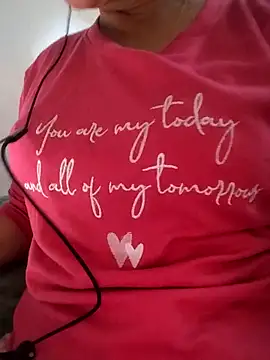 lolo890 即時 XXX 聊天