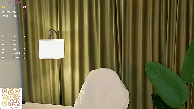 honey_kors' Live XXX Chat