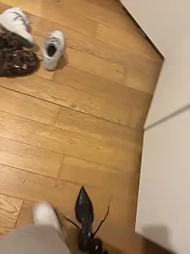 nanaisbackk live XXX chat