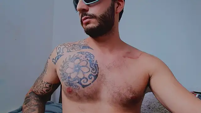 thomas_gun's Live XXX Chat