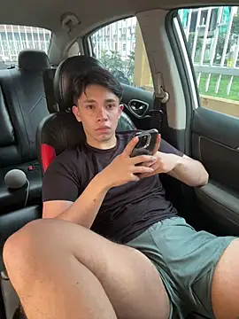 Noah_ledom's Live XXX Chat