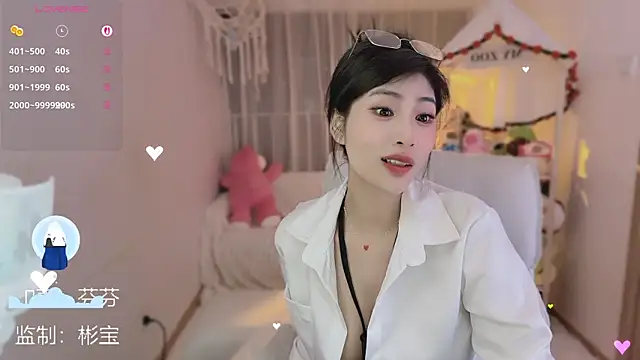 Vaidurya-Yolo's Live XXX Chat