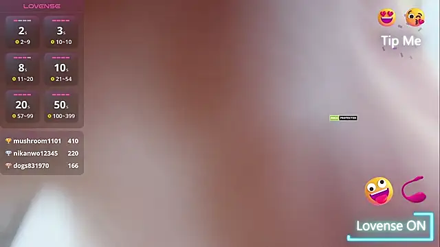 Pokazy przed kamerką – momo-5952